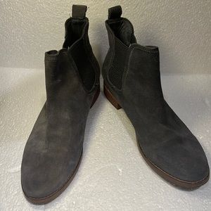 Toms 8.5, pull on gray suede ankle boots